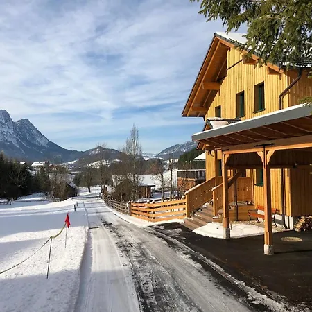 Nette In Mit Garten Und Grill Und Bergblick Бад Аусзее