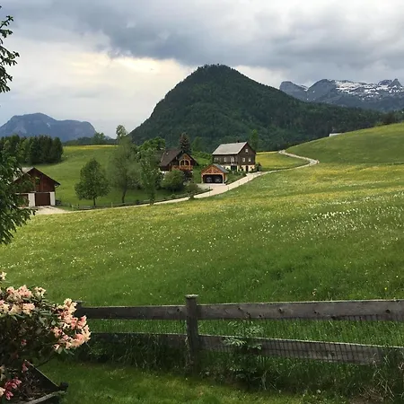 Nette In Mit Garten Und Grill Und Bergblick * Бад Аусзее