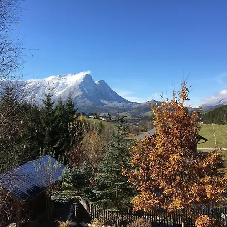 Nette In Mit Garten Und Grill Und Bergblick * Бад Аусзее